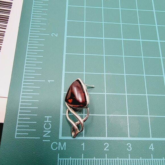 Sterling Silver and Amber Set Studded earrings and pendant - Picture 7 of 8